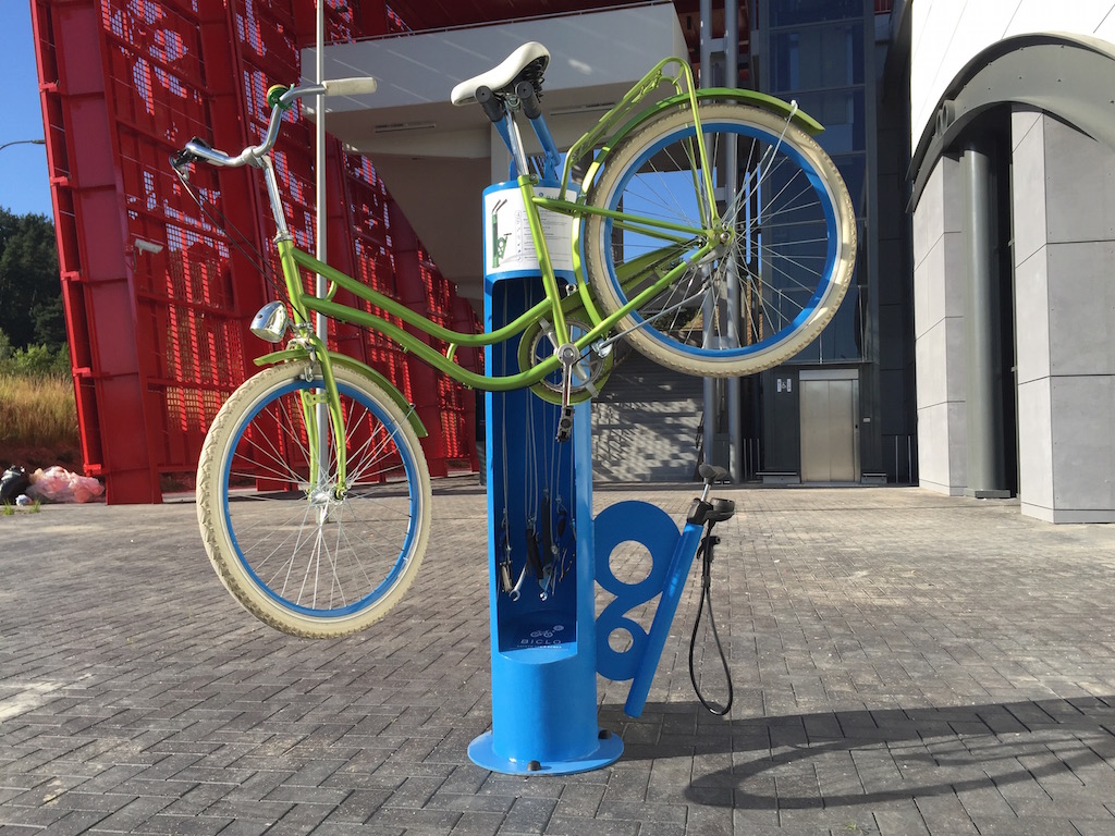 Samoobsługowe publiczne stacje naprawy rowerów